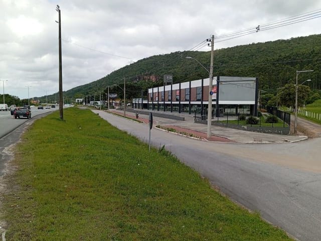Loja com 146m², para alugar, no bairro Santo Antônio de Lisboa em Florianópolis