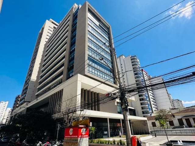 Loja à venda, no bairro Centro em Juiz de Fora