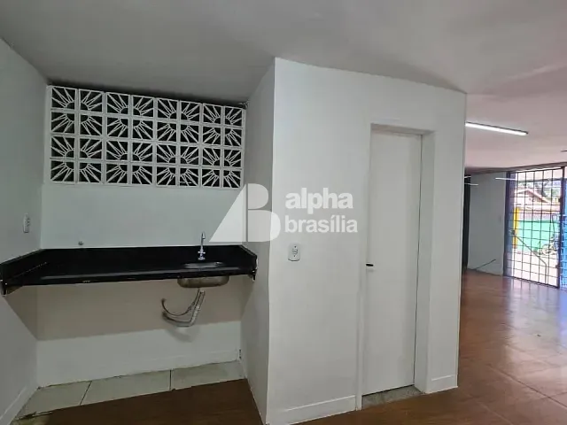 Loja para alugar, no bairro Zona Industrial em Guará