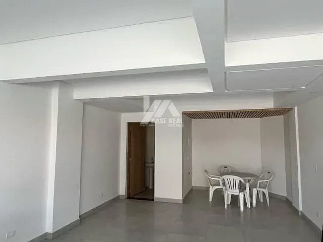 Loja com 45m², à venda ou para alugar, no bairro Uvaranas em Ponta Grossa
