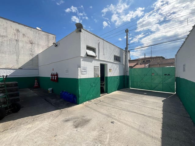 Loja com 373m², à venda, no bairro Centro em Pindamonhangaba