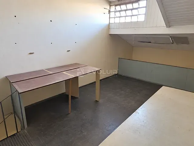 Loja à venda, no bairro Guaíra em Curitiba