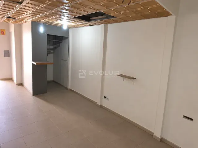 Loja à venda, no bairro Guaíra em Curitiba