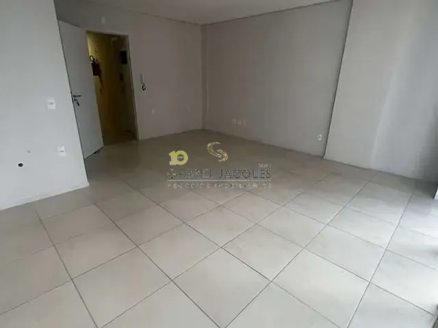 Sala com 33m², à venda, no bairro Pagani em Palhoça