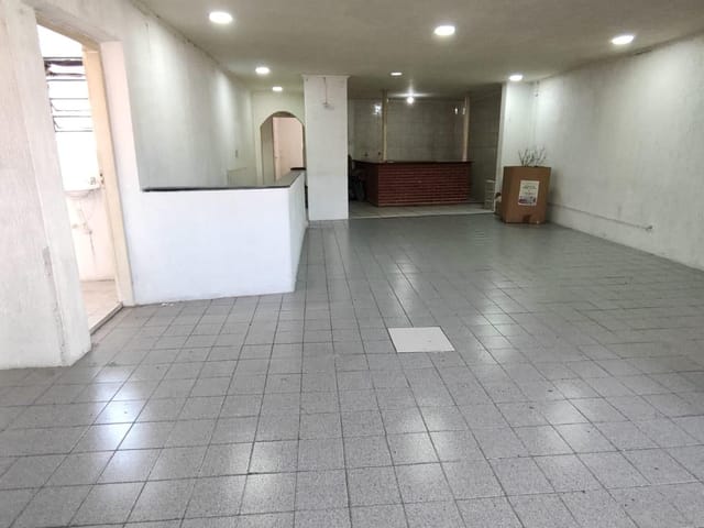 Loja para alugar, no bairro Vila Firmiano Pinto em São Paulo