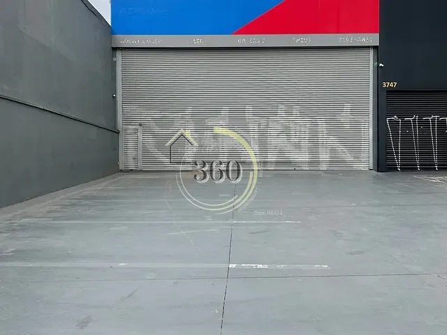 Loja com 742m², para alugar, no bairro Vila Regente Feijó em São Paulo