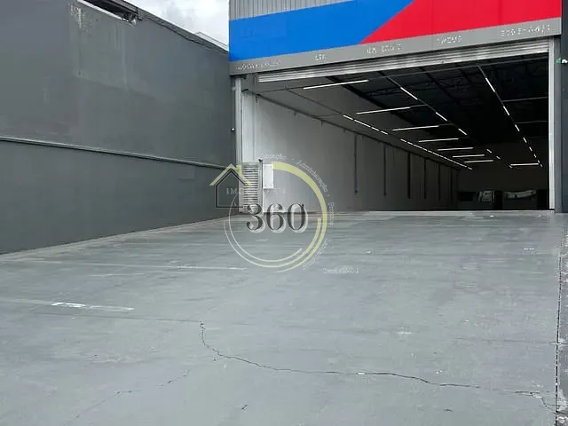 Loja com 742m², para alugar, no bairro Vila Regente Feijó em São Paulo