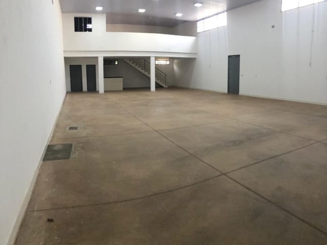 Loja com 890m², à venda, no bairro Setor Habitacional Vicente Pires em Brasília
