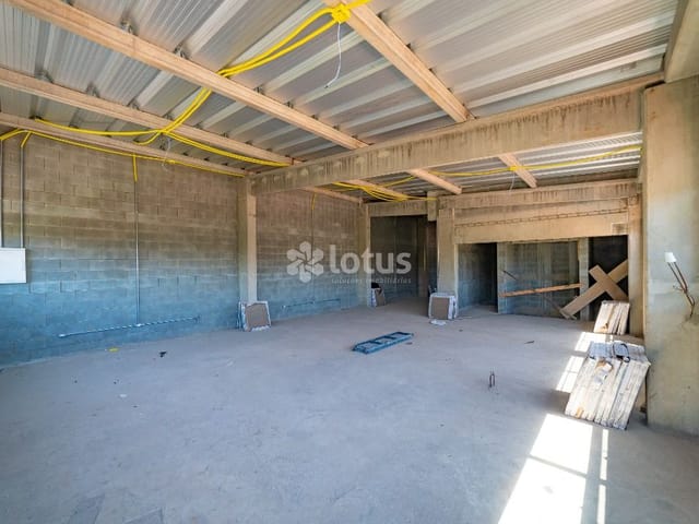 Loja com 300m², para alugar, no bairro Ipês (Polvilho) em Cajamar
