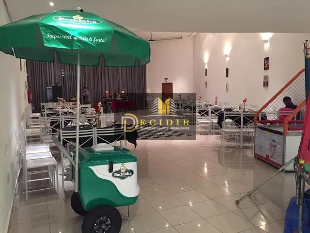 Ponto com 280m², para alugar, no bairro Vila Carrão em São Paulo