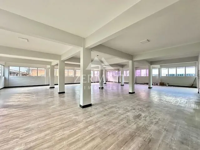 Loja com 500m², para alugar, no bairro Itoupava Norte em Blumenau