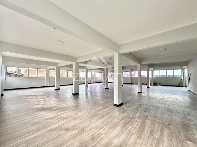 Loja com 500m², para alugar, no bairro Itoupava Norte em Blumenau