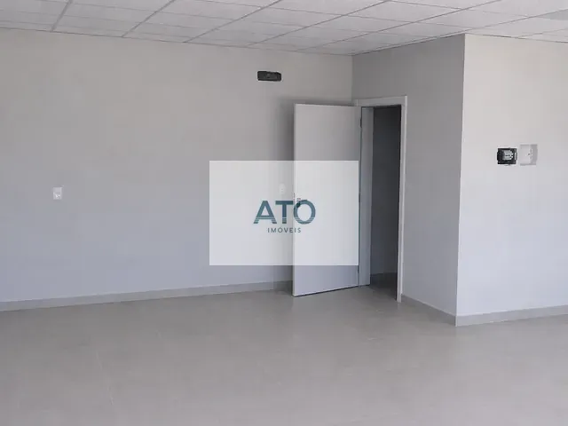 Loja para alugar, no bairro Universitário em Tijucas