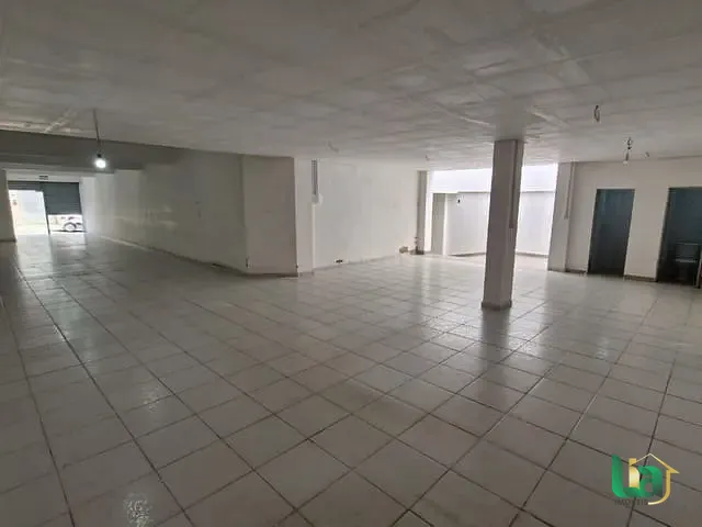 Loja para alugar, no bairro Barra em Muriaé