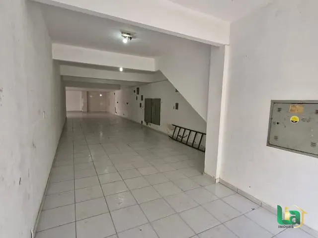 Loja para alugar, no bairro Barra em Muriaé