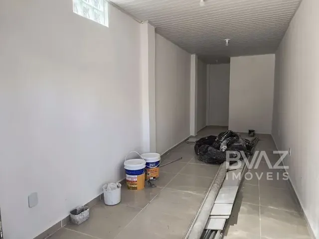 Loja com 50m², para alugar, no bairro São Cristóvão em Cabo Frio