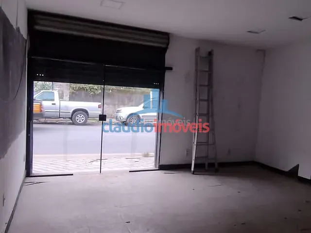 Loja para alugar, no bairro Ano Bom em Barra Mansa