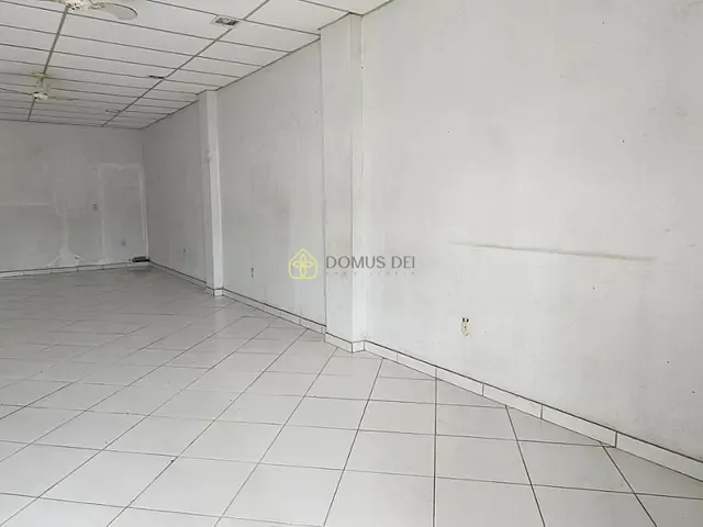 Loja à venda, no bairro Vila Julieta em Resende