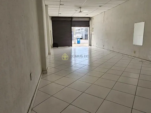 Loja à venda, no bairro Vila Julieta em Resende