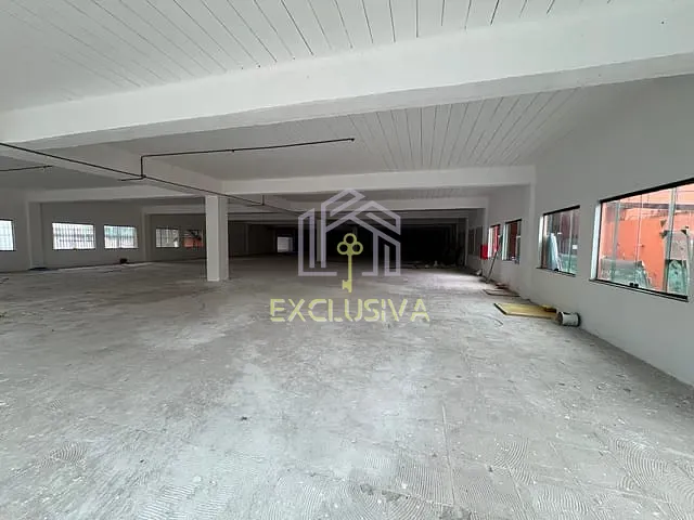 Loja com 130m², para alugar, no bairro Jardim Carioca em Rio de Janeiro