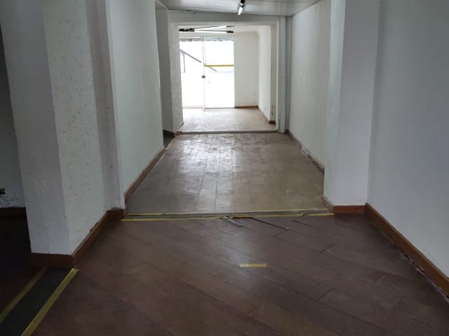 Loja com 320m², para alugar, no bairro Saúde em São Paulo