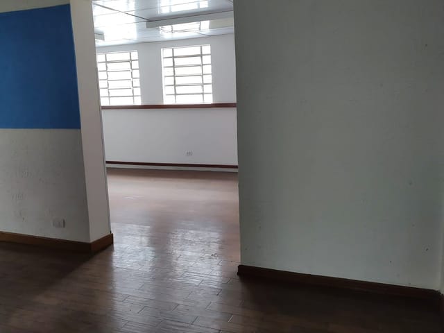 Loja com 320m², para alugar, no bairro Saúde em São Paulo