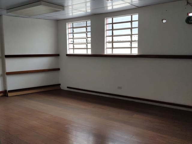 Loja com 320m², para alugar, no bairro Saúde em São Paulo