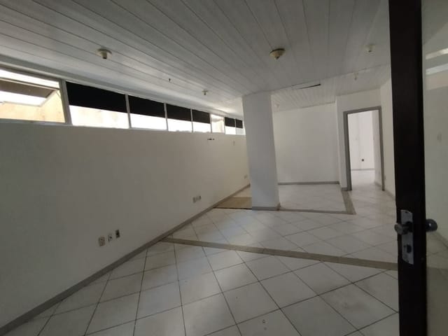 Loja à venda ou para alugar, no bairro Pituba em Salvador