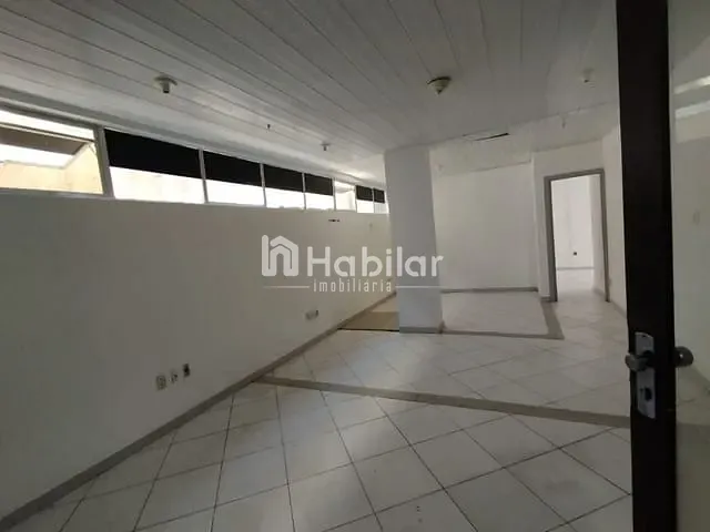 Loja à venda ou para alugar, no bairro Pituba em Salvador
