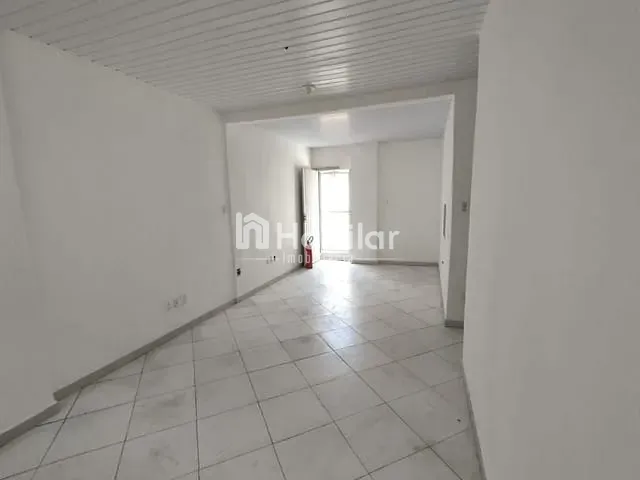 Loja à venda ou para alugar, no bairro Pituba em Salvador