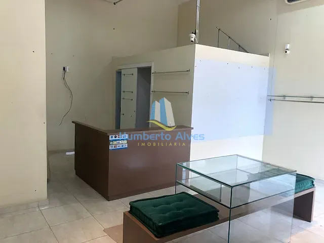 Loja para alugar, no bairro Candeias em Vitória da Conquista