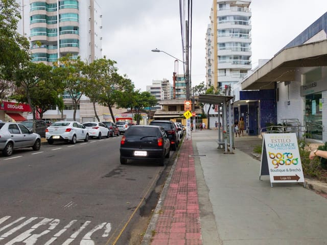 Loja à venda ou para alugar, no bairro Jardim Camburi em Vitória