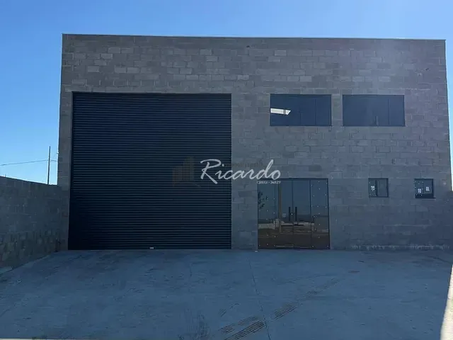 Loja com 300m², à venda, no bairro Residencial Cidade Jardim em Arapongas