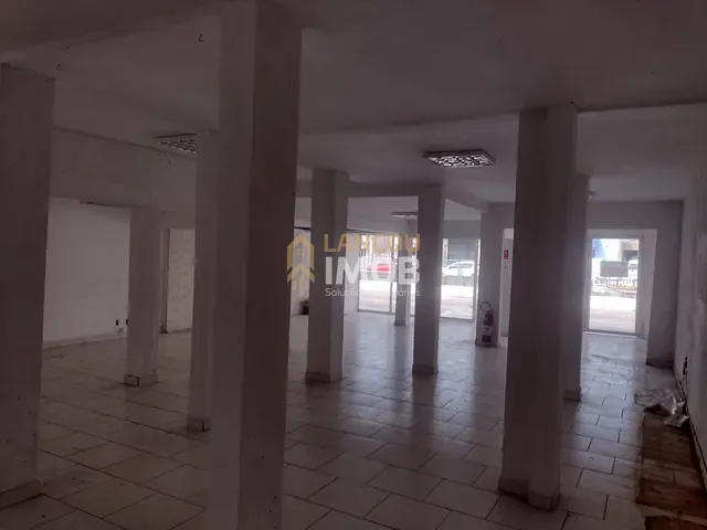 Loja com 234m², à venda, no bairro Vila Vianelo em Jundiaí