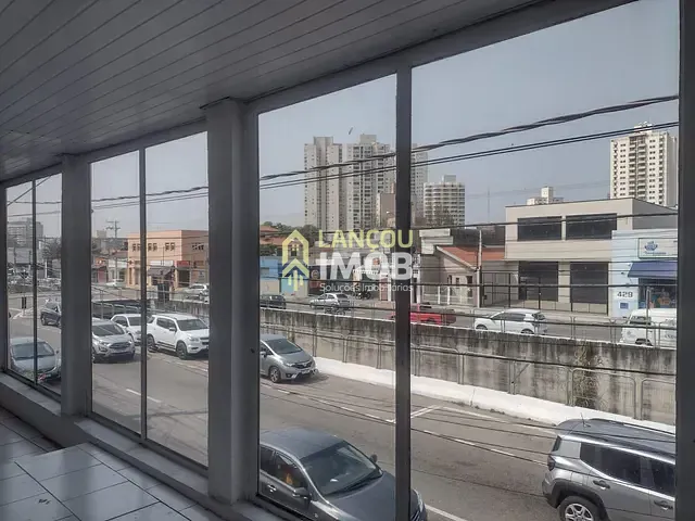 Loja com 234m², à venda, no bairro Vila Vianelo em Jundiaí