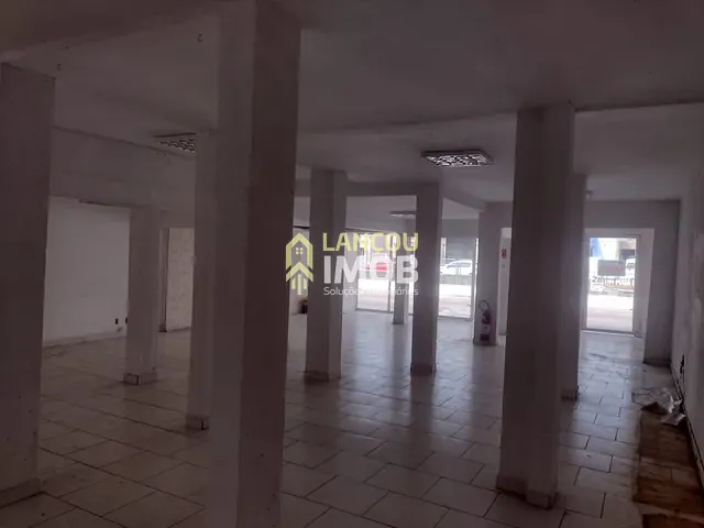 Loja com 234m², à venda, no bairro Vila Vianelo em Jundiaí