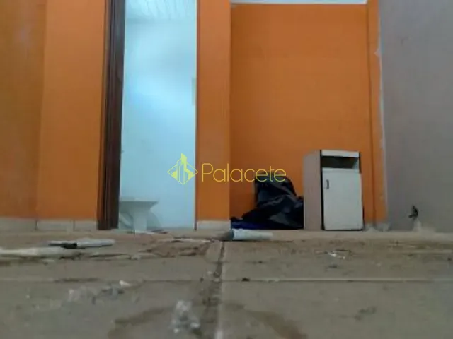 Loja para alugar, no bairro Centro em Pindamonhangaba