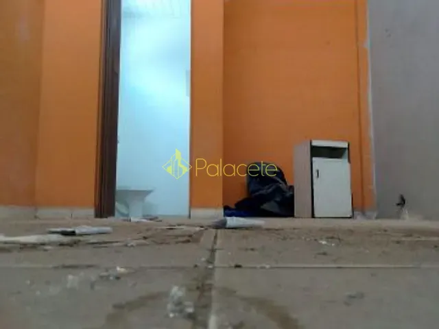 Loja para alugar, no bairro Centro em Pindamonhangaba