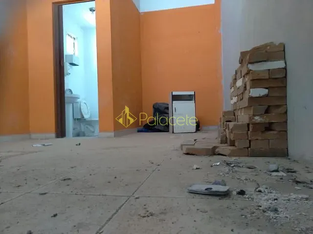 Loja para alugar, no bairro Centro em Pindamonhangaba