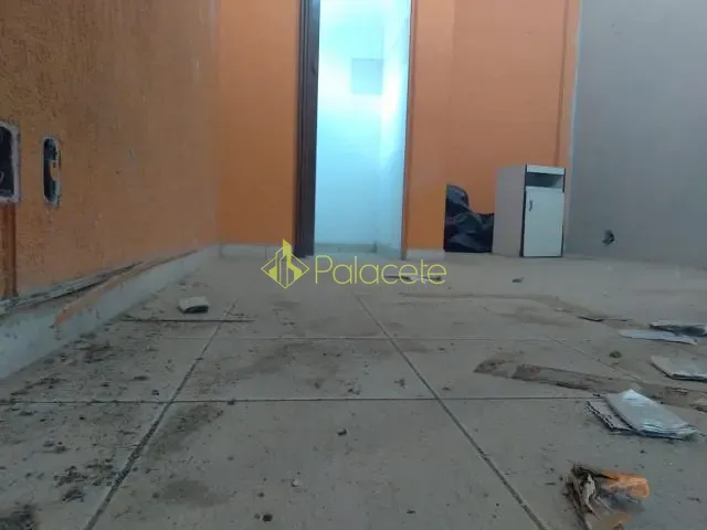Loja para alugar, no bairro Centro em Pindamonhangaba