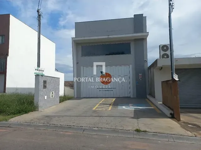 Loja com 140m², à venda, no bairro Residencial Quinta dos Vinhedos em Bragança Paulista