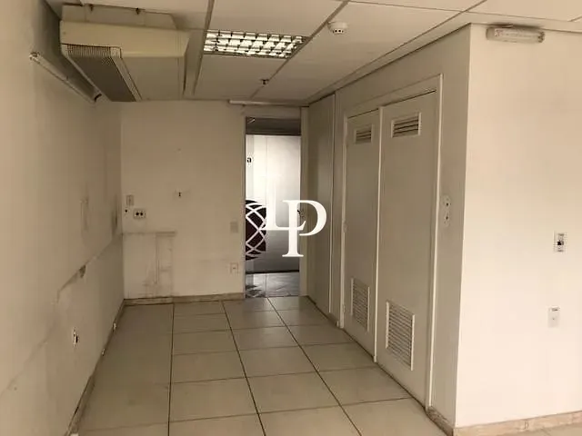 Loja à venda ou para alugar, no bairro Paraíso em Santo André