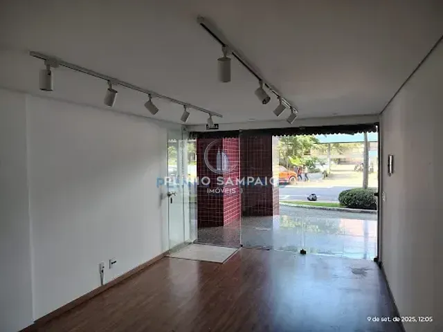 Loja com 36m², à venda, no bairro Enseada do Suá em Vitória