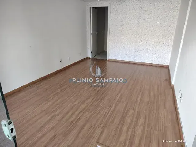 Loja com 36m², à venda, no bairro Enseada do Suá em Vitória