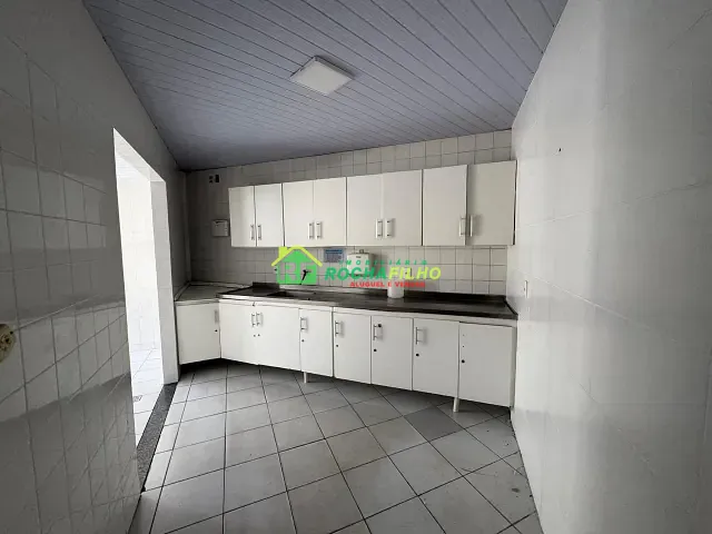 Loja com 600m² 8 quartos e 1 banheiro, para alugar, no bairro Fátima em Teresina