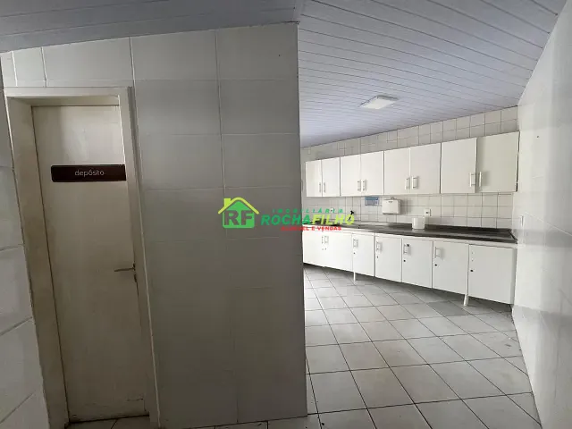 Loja com 600m² 8 quartos e 1 banheiro, para alugar, no bairro Fátima em Teresina