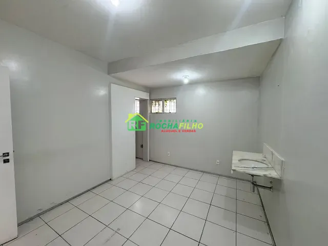 Loja com 600m² 8 quartos e 1 banheiro, para alugar, no bairro Fátima em Teresina