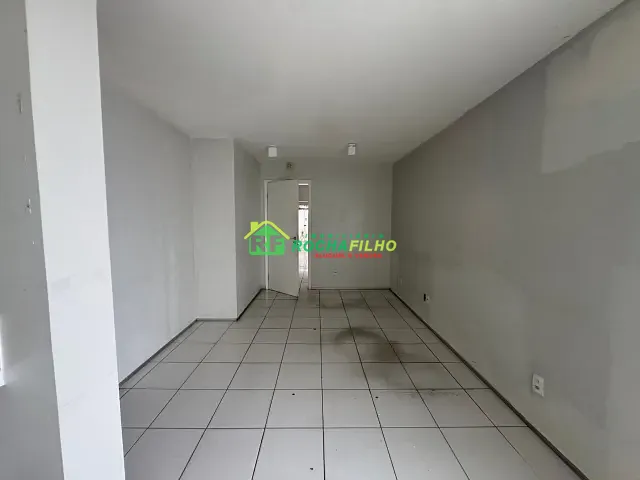Loja com 600m² 8 quartos e 1 banheiro, para alugar, no bairro Fátima em Teresina