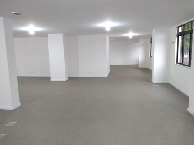 Loja com 390m², para alugar, no bairro Centro em Juiz de Fora