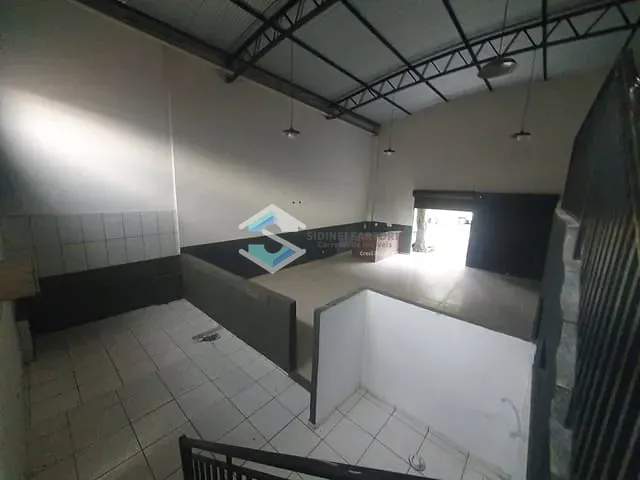Loja com 253m², à venda ou para alugar, no bairro CENTRO em Jacarezinho